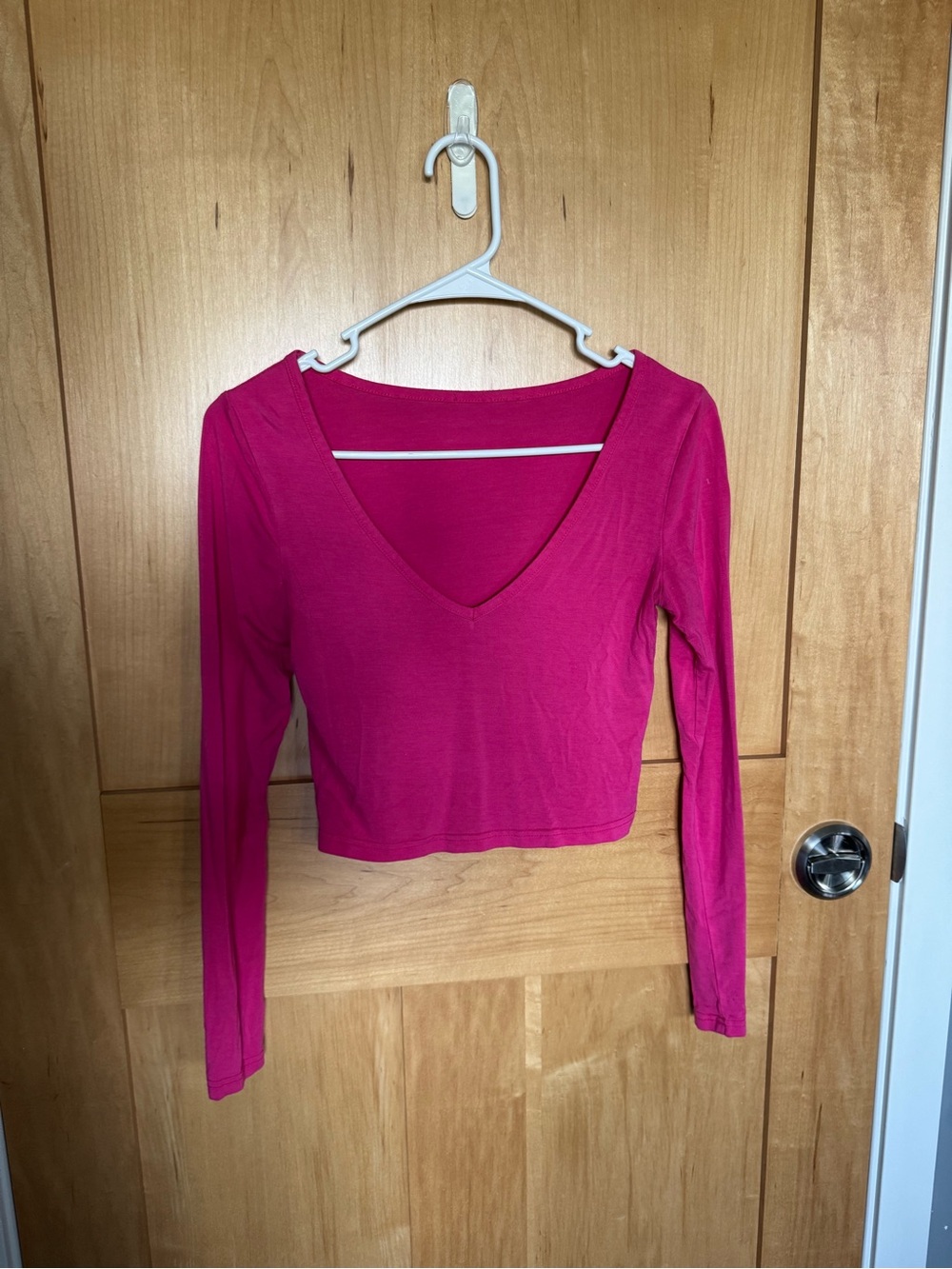 Amazon Women's Bright Fuchsia V-Neck Long Sleeve Crop Top